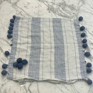 Serena & Lily Luca pillow case 22 square